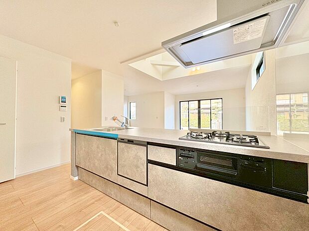 インテリアに馴染むデザイン性と使いやすい機能性を兼ね備えました。