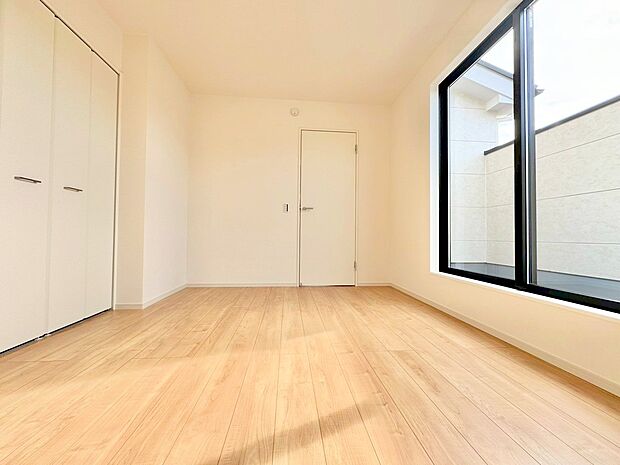 心から寛げる寝室で心地よいひと時を楽しめます。