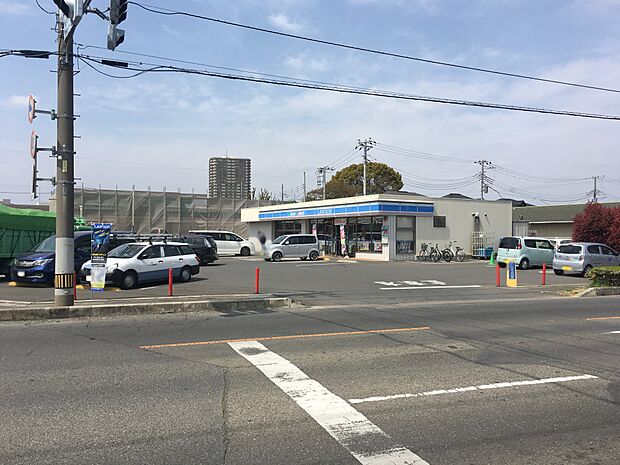 ローソン上尾井戸木二丁目店まで約900m