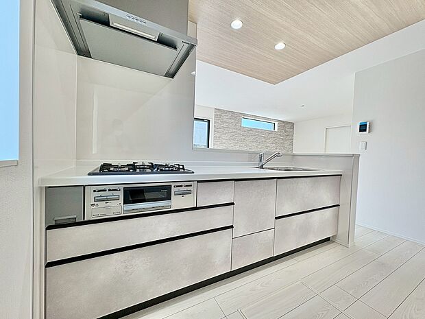 家族や友人と味わう料理。会話を楽しみながら作りたいですね。