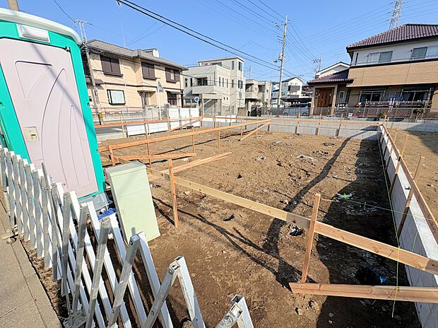雨や風、雪などから愛車を守ってくれるビルトインガレージ。(令和8年3月 撮影)
