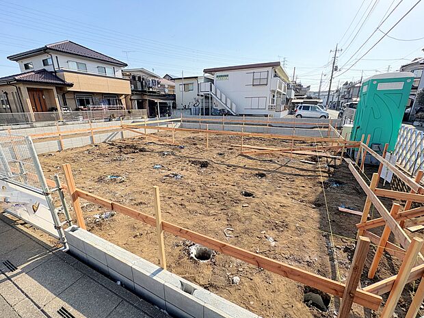 時間の経過と共に味わいが出る素敵な空間をお楽しみください。(令和8年3月 撮影)