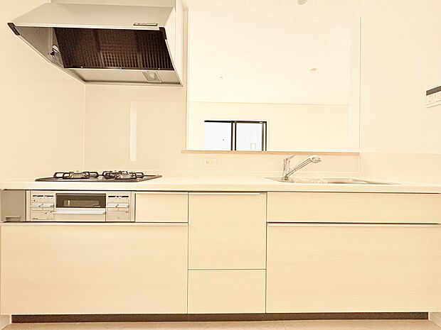 明るく開放的な空間が広がる、キッチン・ダイニング・リビング。