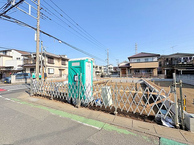 自然と家族のコミュニケーションが生まれるリビングイン階段を採用。(令和8年3月 撮影)