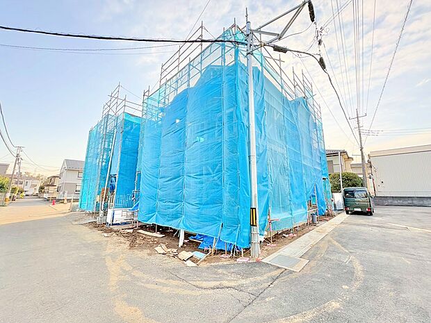 19帖のLDKはダイニングと寛ぐスペースを分けやすく、家具が配置しやすい間取り。(令和8年3月 撮影)