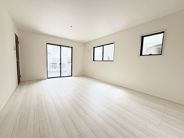 お気に入りの家具や雑貨を飾って素敵な空間を創り上げてください。