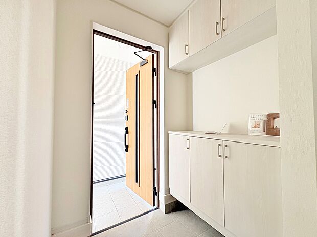 シンプルな清潔感の中にも少しのお洒落感が欲しいものです。