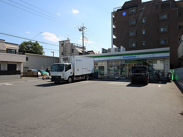 ファミリーマート さいたま本町西店まで約300m