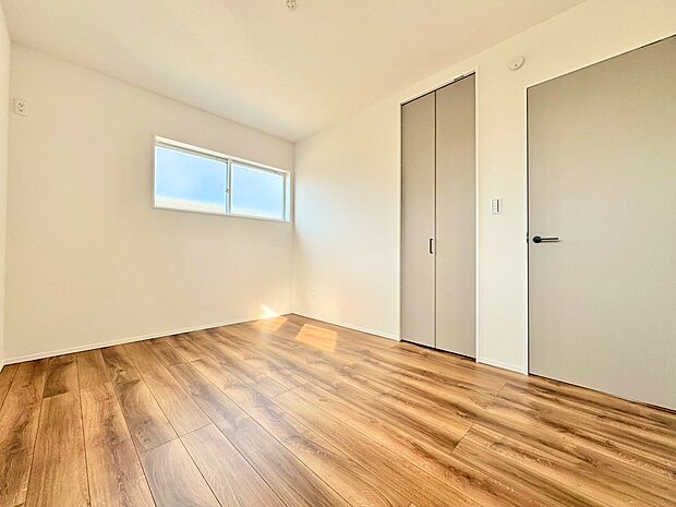 心地よい春の風が室内に静かに流れてきます。