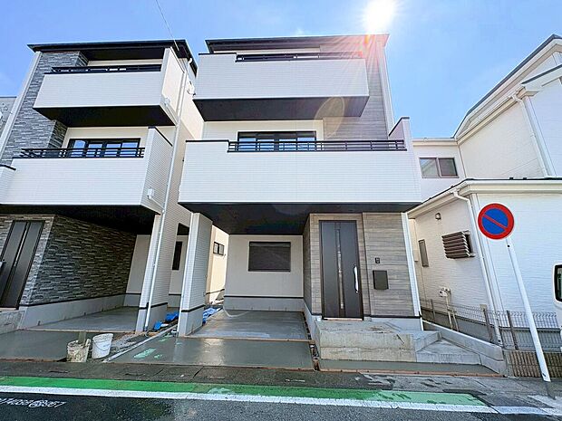 右側が当物件。宮原駅・東宮原駅まで徒歩15分の便利な立地。(令和8年6月 撮影)