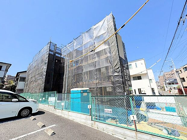2階に設けたＬＤＫはリビング階段にすることで、自然と集まる空間を実現しました。(令和8年4月 撮影)