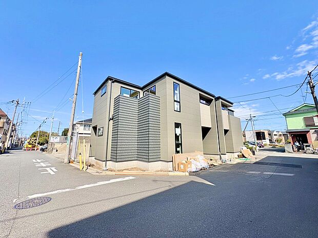 周辺環境とのコラボレーションにより明るい空間を演出。(令和8年3月 撮影)