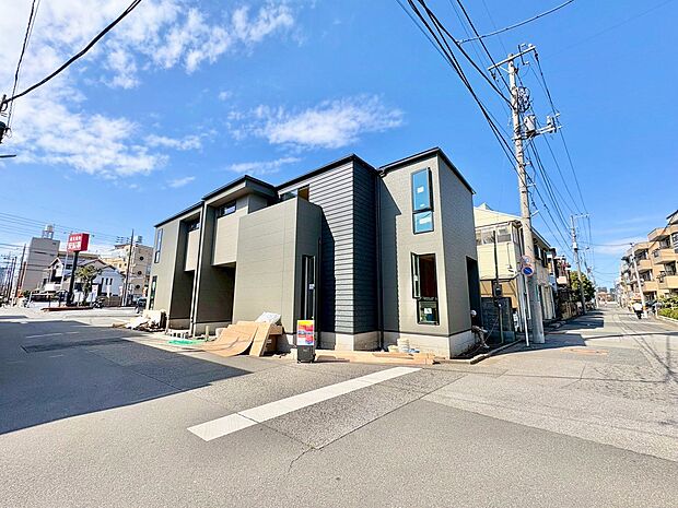 建物の居住性に拘った邸宅は「安らぎ」と「快適」を実現。(令和8年3月 撮影)