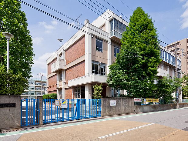 芝南小学校まで約1200m