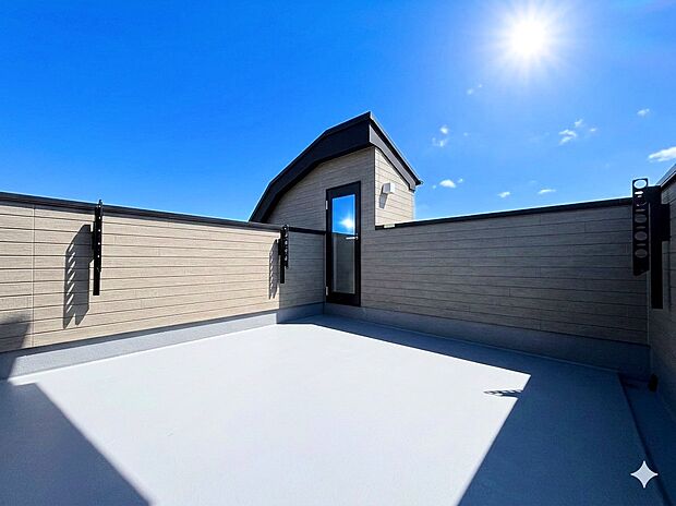 豊かな光と風を運んでくれる我が家自慢の場所。