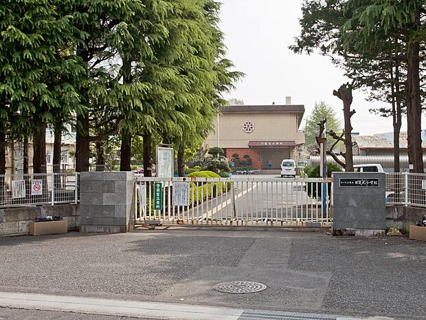 日進北小学校まで約1400m