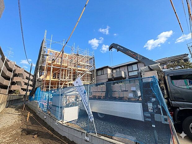 大宮駅まで徒歩19分、さいたま新都心駅まで徒歩17分の便利な立地。(令和8年3月 撮影)