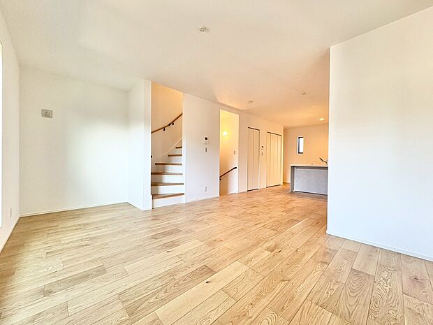 19.2帖のLDKを2階に配置することで、通風と採光を確保しています。