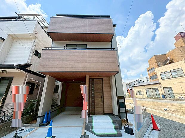 戸田駅まで徒歩9分、戸田公園駅まで徒歩13分の立地です。