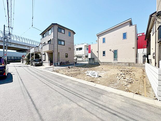 南東角地につき陽当り良好な立地です。(令和8年3月 撮影)