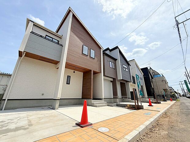 左端が当物件。上尾駅徒歩17分、北上尾駅徒歩18分の立地。