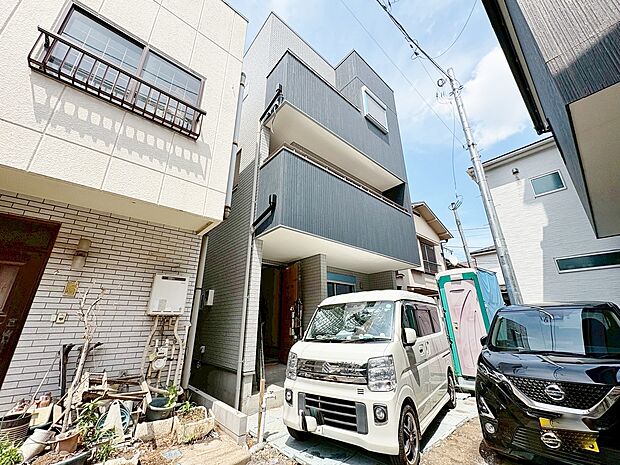 小・中学校まで徒歩10分以内でお子様の通学も安心です。(令和8年6月 撮影)