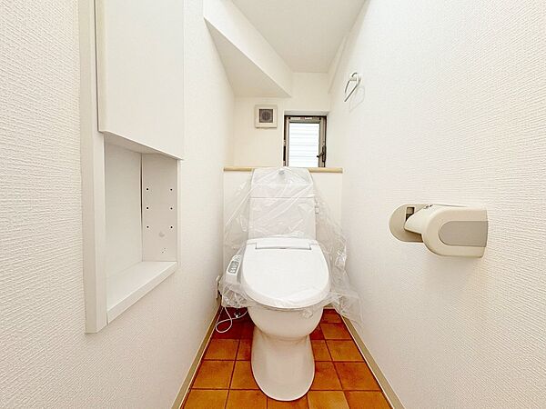 清潔感と窓が付いて実用性も兼ね備えた造り。