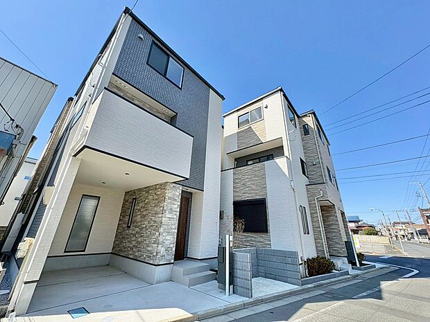 左側が当物件。西川口駅徒歩13分の立地。居住性を一段と心地よいものにしています。