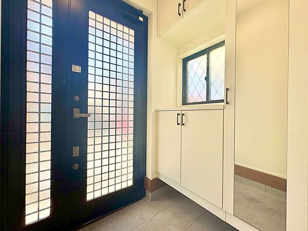 玄関を拡大表示