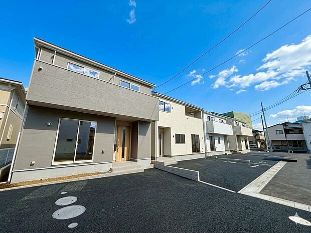 洗練されたデザインの外観が街並みに彩りを演出します。