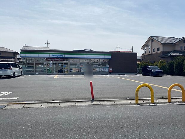 ファミリーマート上尾小敷谷東店まで約450m