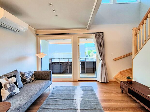 一日中家に居ても飽きることなく過ごすせる素敵な空間です。