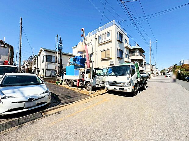 2階に設けたLDKは空間を明るく照らすことのできるバルコニーに面した間取り。(令和8年3月 撮影)