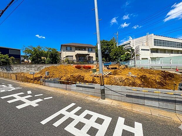 バルコニーに面した主寝室はゆとりの8帖洋室です。(令和8年3月 撮影)