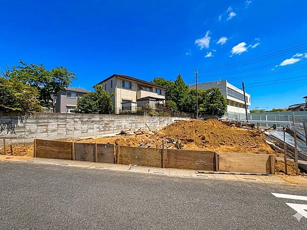 2階は全居室6帖、二面採光。各部屋に収納スペースを備えています。(令和8年3月 撮影)