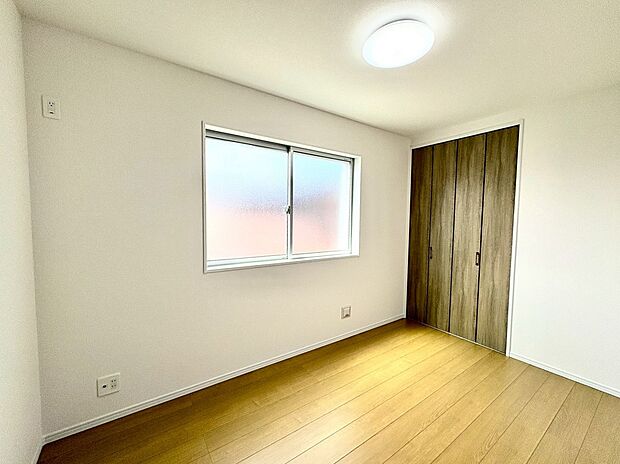 季節ごとに壁飾りや家具の配置を変えて楽しんでみませんか。