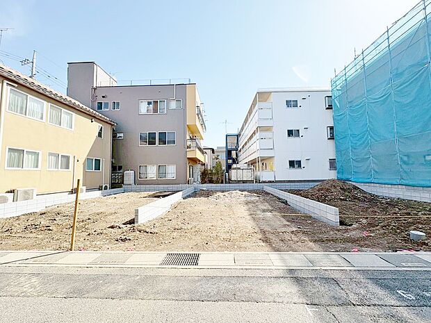 プライバシーを確保しやすく開放的に暮らせる2階リビングプラン。(令和8年3月 撮影)