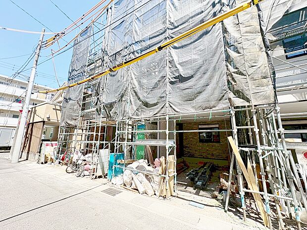 周辺環境とのコラボレーションにより一体感を演出。。(令和8年5月 撮影)