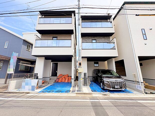 【3号棟】左が当物件。北大宮駅まで徒歩8分、大宮駅まで徒歩18分の立地。(令和8年7月撮影)