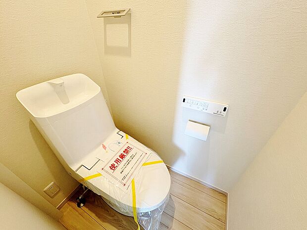白を基調に飽きのこない空間は、質感豊かな仕上がりです。