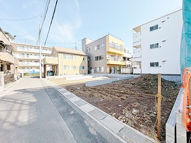 LDKは18.2帖、大容量収納が可能なパントリー付きです。(令和8年3月 撮影)