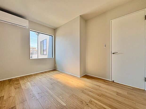 柔らかい自然光で朝目覚める暮らしが送れるだろう。