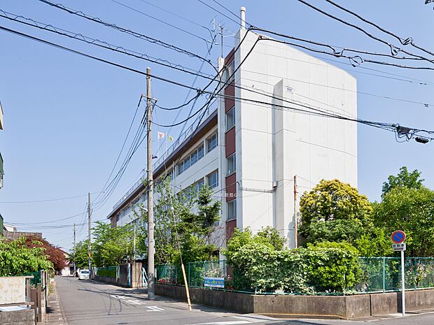 南鳩ヶ谷小学校まで約600m