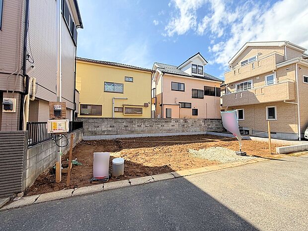 ゆとりあるLDK18.7帖。リビングイン階段を採用しました。(令和8年3月 撮影)