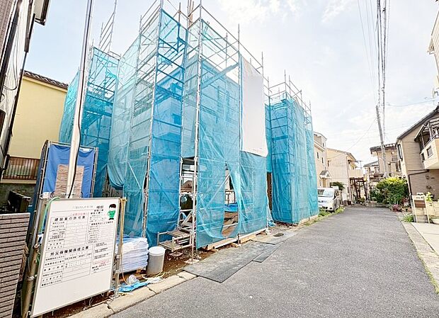 カースペースには2台駐車可能です。(車種による)(令和8年4月 撮影)