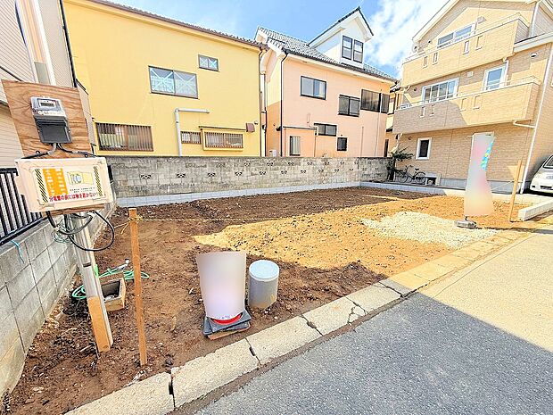 カースペースには2台駐車可能です。(車種による)(令和8年3月 撮影)