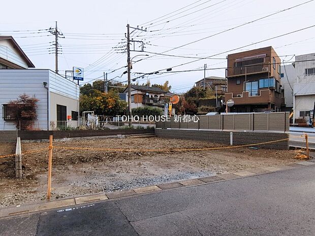 スーパー、コンビニまで徒歩圏内で買い物に便利な住環境です。(令和8年3月 撮影)