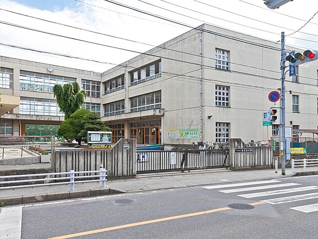 海老沼小学校まで約1100m