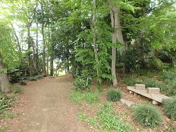 御蔵自然の森まで約750m