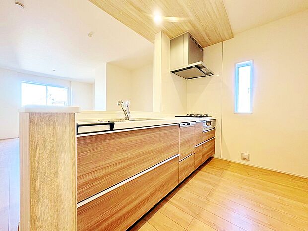 毎日使う場所だからこそ、家の中心になるキッチンはとても大切な空間です。